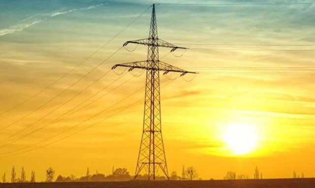 Στη Βουλή η ρύθμιση για την επιβολή πλαφόν στις τιμές χονδρικής της ηλεκτρικής ενέργειας