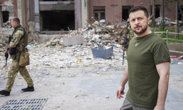 Ουκρανία: Ο Ζελένσκι επισκέφθηκε για πρώτη φορά το Μικολάγεφ και την Οδησσό