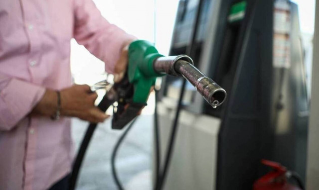 Επίδομα καυσίμων: Στα μέσα της εβδομάδας οι ανακοινώσεις - Αυξάνονται οι δικαιούχοι του Fuel Pass
