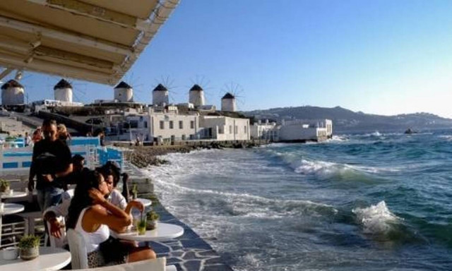 «Αν θέλετε αυτόγραφα ποδοσφαιριστών να πάτε στη Μύκονο» σχολίασε πρώην παίκτης της Μάντσεστερ