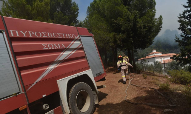 Φωτιά Τώρα: Καλύτερη η εικόνα από τα πύρινα μέτωπα στην Εύβοια - Μάχη με τις αναζωπυρώσεις