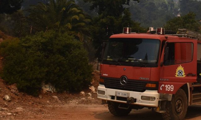 Φωτιά τώρα στην Φωκίδα: Στη μάχη έχουν ριχτεί και εναέρια μέσα - Δεν απειλούνται οικισμοί