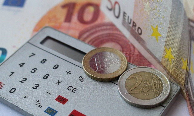 Ασφαλιστικές εισφορές: Έρχεται πρόσθετη μείωση από το νέο χρόνο - Ποιους θα αφορά