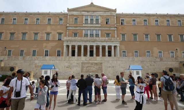 Σαρηγιάννης: Κορύφωση του έκτου κύματος τέλος Ιουνίου - Ξεπερνούν την ανοσία οι δυο νέες μεταλλάξεις