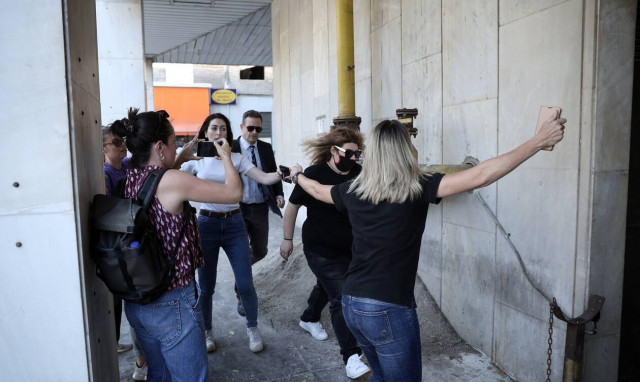 Ρούλα Πισπιρίγκου: Η αδερφή της Δήμητρα παραμένει στη ΓΑΔΑ - Καταθέτει  για περισσότερες από 9 ώρες