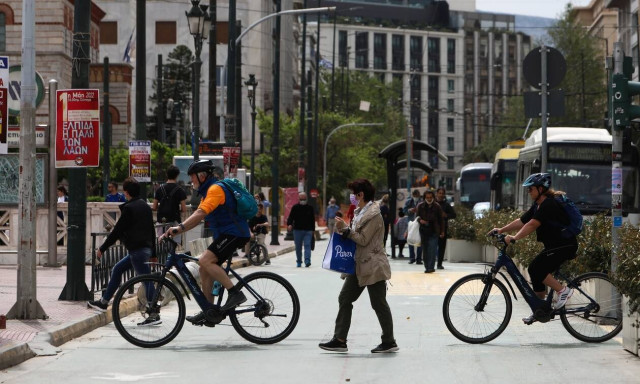 Κορονοϊός: Στο «κόκκινο» από κρούσματα 71 περιφερειακές ενότητες – Ελεγχόμενη αύξηση στις νοσηλείες