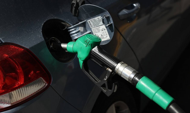 Fuel Pass 2: Ποιοι θα πάρουν 60, ποιοι 80 και ποιοι 100 ευρώ