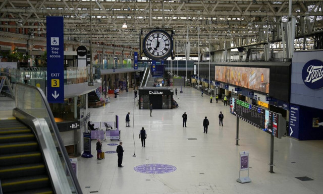 Bρετανία: Η μεγαλύτερη απεργία στις μεταφορές εδώ και 30 χρόνια -Ταλαιπωρία για εκατομμύρια επιβάτες
