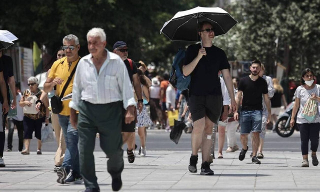 Greece confirms 10,528 new coronavirus infections on Wednesday, 9 deaths; 94 on ventilators