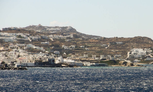 Μύκονος: Μετά την επίθεση με γροθιές ο 17χρονος βανδάλισε και το αυτοκίνητο της μητέρας του