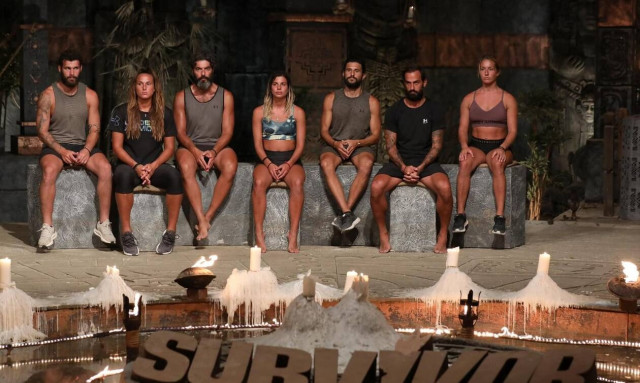 Survivor: Ο ρέκορντμαν Μαρτίκας και τα κορίτσια - Σκληρή μάχη για την παραμονή στο παιχνίδι (videos)