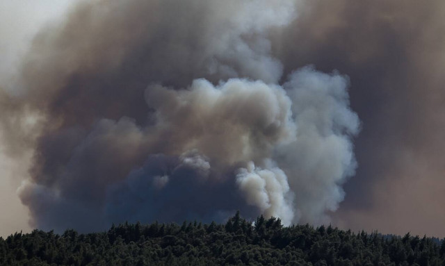 Φωτιά τώρα στο Άγιον Όρος
