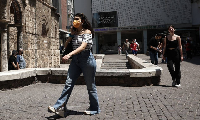 Κρούσματα σήμερα: 11.972 νέα κρούσματα κορονοϊού, 13 θάνατοι και 86 διασωληνωμένοι