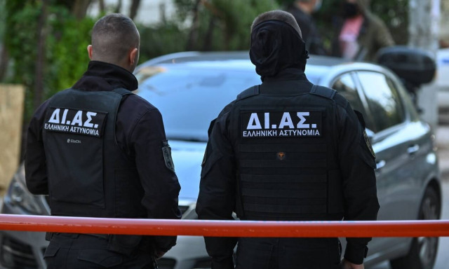 Κουκάκι: Άγρια δολοφονία γυναίκας