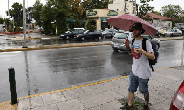 Καιρός: Η ψυχρή λίμνη ξαναχτυπά – Μέχρι πότε θα έχουμε μπόρες και καταιγίδες