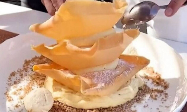 Η πιο ακριβή μπουγάτσα της Ελλάδας σερβίρεται στη Μύκονο: Αυτή είναι η τιμή της