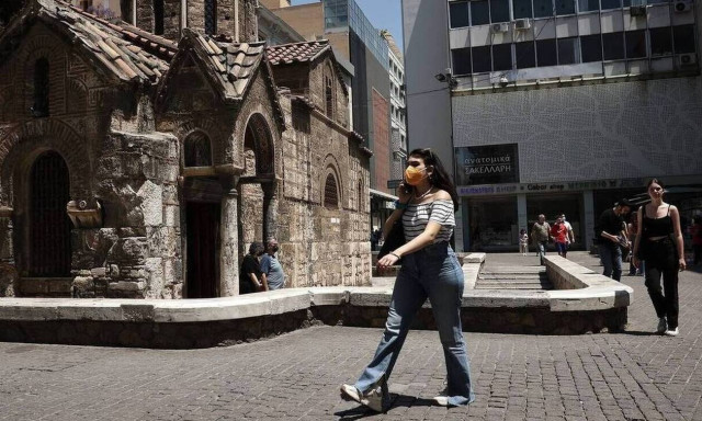 Greece records 9.294 new coronavirus cases; 13 deaths, 93 on ventilators on Sunday