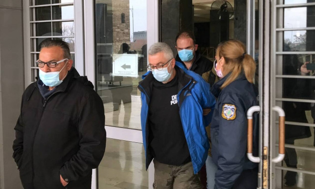 Στάθης Παναγιωτόπουλος: Οι πρώτες εικόνες από το άδειο μαγαζί του στην Αλόννησο