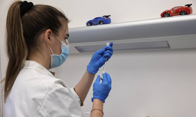 Τέταρτη δόση εμβολιασμού: Ανοίγει σήμερα η πλατφόρμα των ραντεβού για τους άνω των 30 ετών