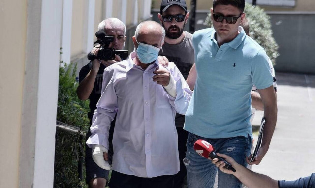 Δολοφονία στο Κουκάκι: Τα παιδιά «καίνε» τον 55χρονο - «Ήταν ένα κτήνος, ήταν κακός πατέρας»