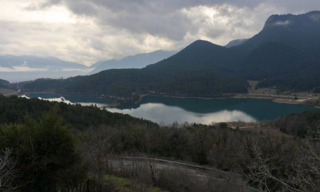 Καιρός: Πού θα βρέξει τη Δευτέρα - Μέχρι 37 βαθμούς η θερμοκρασία (pics)