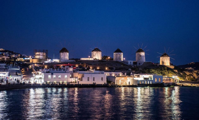 Μύκονος: Οι 10 συμμορίες και οι 100 μπράβοι που λυμαίνονται το «νησί των ανέμων»