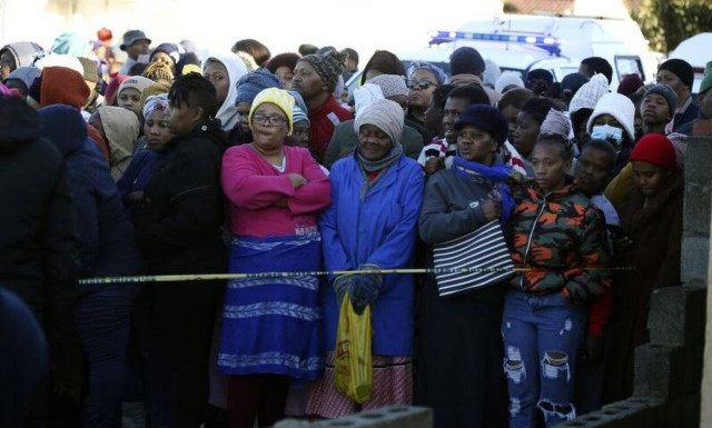 Νότια Αφρική: Σε μαζική δηλητηρίαση αποδίδεται ο θάνατος 21 νέων μέσα σε κλαμπ