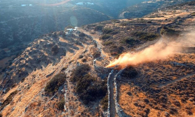 Σίφνος: Οι Financial Times αποθεώνουν το νησί με τους αρχαίους πύργους και την αγγειοπλαστική