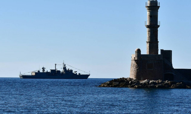 Ήρθαν για διακοπές στην Ελλάδα και κατέληξαν στο αστυνομικό τμήμα