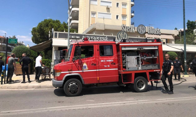 Φωτιά σε εστιατόριο στη Γλυφάδα