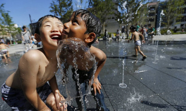 Iαπωνία: Ο χειρότερος καύσωνας από το 1875 πλήττει το Τόκιο - Κίνδυνος μαζικού blackout