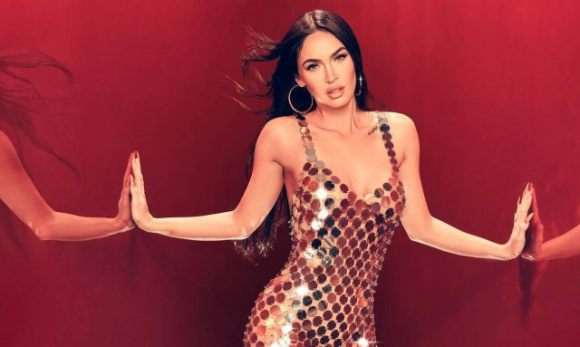 Ο Δημήτρης Γιαννέτος έβαψε ροζ τα μαλλιά της Μέγκαν Φοξ