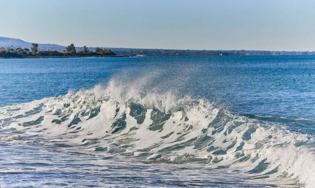 Τελευταίο μπάνιο για μια 75χρονη στις Αλυκές: Εντοπίστηκε να επιπλέει χωρίς τις αισθήσεις της