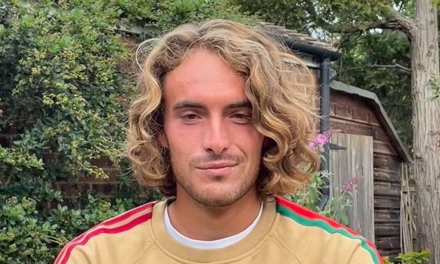 Στέφανος Τσιτσιπάς: Χτενίζω 20 λεπτά την ημέρα τα μαλλιά μου - Χρησιμοποιώ για μάσκα λάδι και ρίγανη