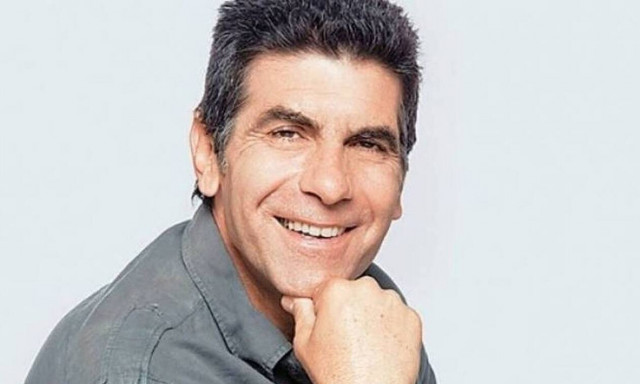 Γιάννης Μπέζος: Ο Βασίλης Τσιτσάνης ήταν ο πιο σνομπ άνθρωπος που πέρασε ποτέ από την Ελλάδα