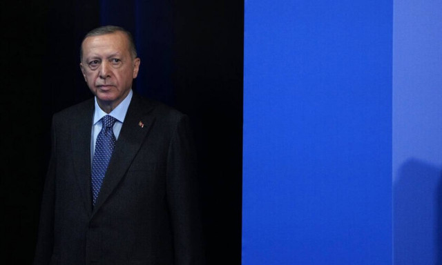 Οι οβιδιακές μεταμορφώσεις του Ερντογάν που τώρα δεν θέλει πόλεμο