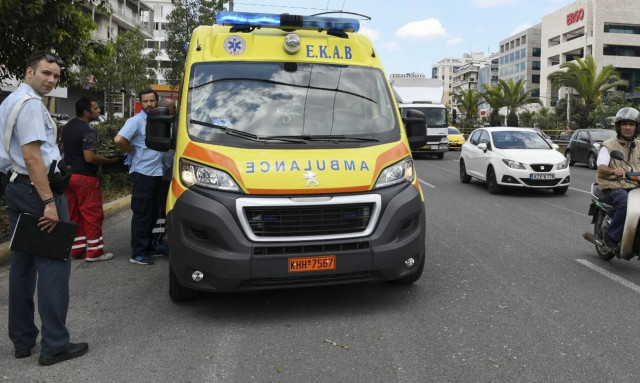 Τροχαίο στην Κηφισίας με δύο τραυματίες