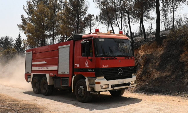 Υπό μερικό έλεγχο η φωτιά στο Ροδάκινο Ρεθύμνου 