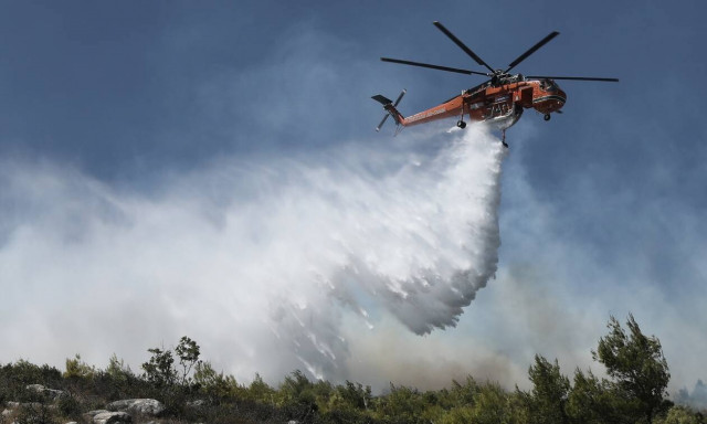 Φωτιά τώρα στο Ρέθυμνο: Κοντά σε ενοικιαζόμενα δωμάτια η πυρκαγιά που ξέσπασε στο Ροδάκινο