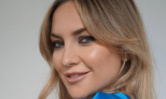 Κέιτ Χάντσον: Ποζάρει ημίγυμνη και αναστατώνει το Instagram