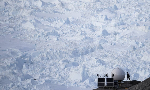 Αρχαία μικρόβια «κρυμμένα» στους πάγους που λιώνουν ίσως προκαλέσουν νέες πανδημίες