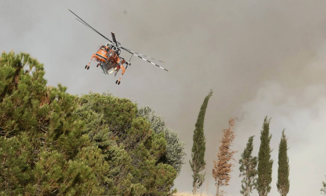 Φωτιά τώρα στην Αχαΐα: Εκκενώνεται ο οικισμός Αγραπιδοχώρι