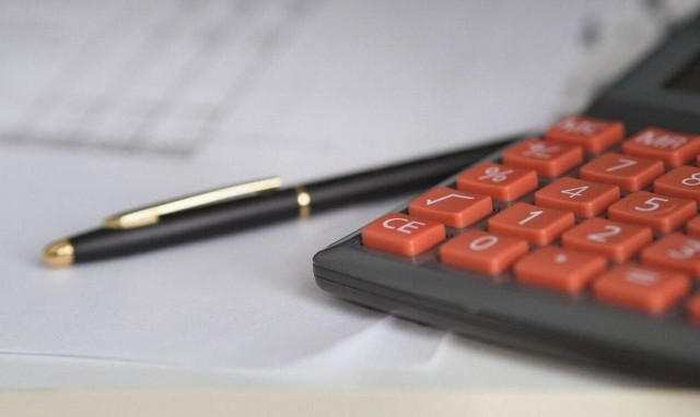 Φορολογικές δηλώσεις 2022:  Στα 960 ευρώ ο μέσος φόρος των χρεωστικών εκκαθαριστικών