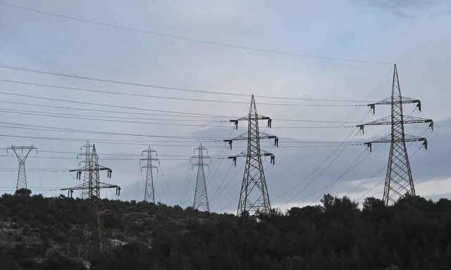 Υπεγράφη η υπουργική απόφαση για τα μέτρα εξοικονόμησης ενέργειας στο Δημόσιο