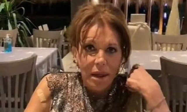 Μαίρη Χρονοπούλου: Tραγουδά σε εστιατόριο της Αλεξανδρούπολης