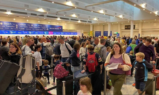 Τεράστια η αποτυχία της βιομηχανίας αερομεταφορών να ανταπεξέλθει στα μετά πανδημίας δεδομένα