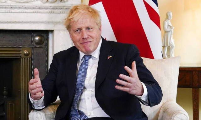 Βρετανία: Η ΥΠΕΞ στηρίζει τον Τζόνσον - Η κυβέρνηση καταρρέει, δηλώνει ο ηγέτης των Εργατικών