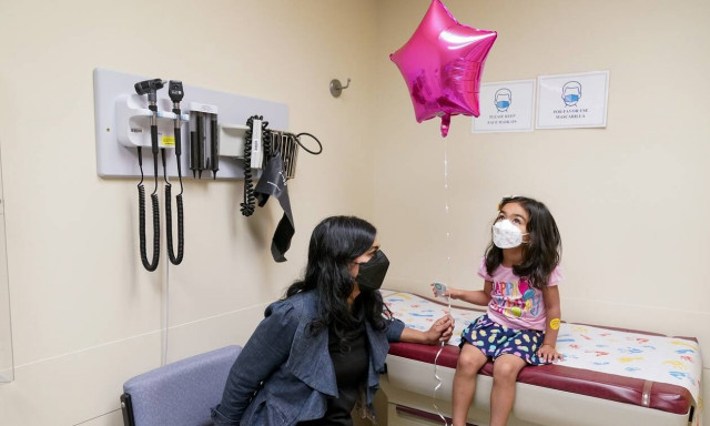 Διπλή αγωνία για τα παιδιά: Τα σαρώνει ο κορονοϊος – Πρώτος θάνατος από οξεία ηπατίτιδα στην Ελλάδα