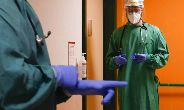 Ιταλία - Κορονοϊός: Τα κρούσματα είναι 100 φορές περισσότερα από την αντίστοιχη περίοδο του 2021