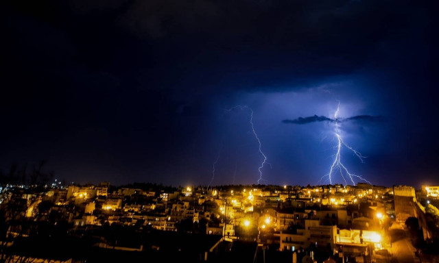 Καιρός: Στο «μάτι» της κακοκαιρίας βόρεια Ελλάδα, Θεσσαλία και Εύβοια – Καταιγίδες, χαλάζι, κεραυνοί